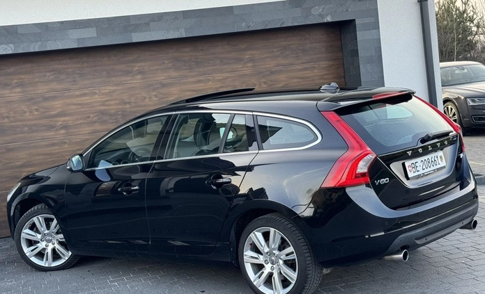 Volvo V60 cena 37900 przebieg: 248521, rok produkcji 2011 z Radom małe 352